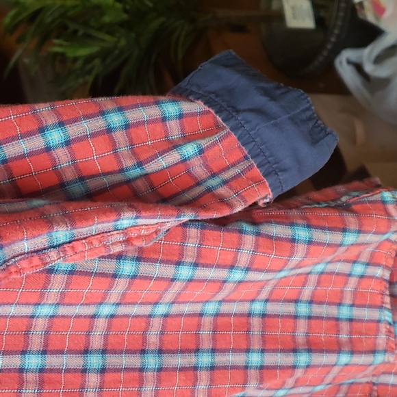 M Hollister Raspberry Blue & Red Button Down Plaid Top. - Picture 3 of 6
